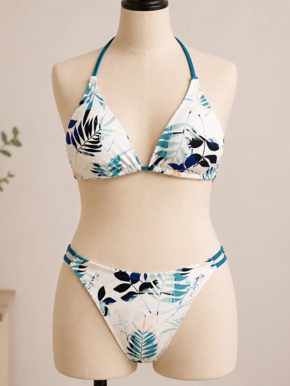 4 for $25 🌴 Tropical Leaf Print Bikini Set 🌴 - Medium